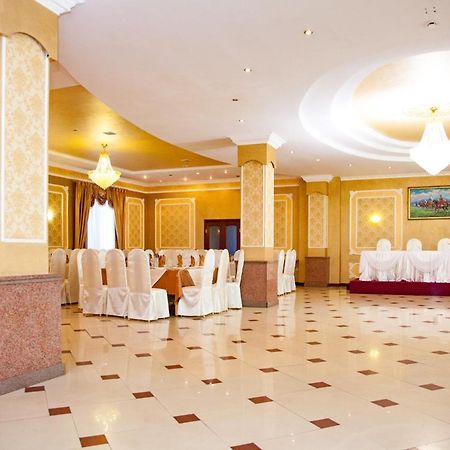 Karagandy Ak Samal Hotel מראה חיצוני תמונה