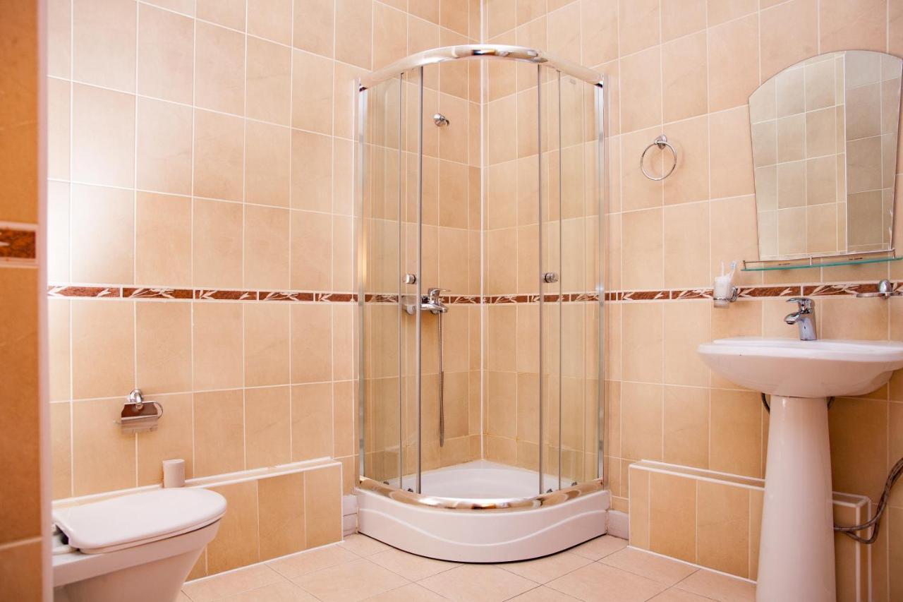 Karagandy Ak Samal Hotel מראה חיצוני תמונה